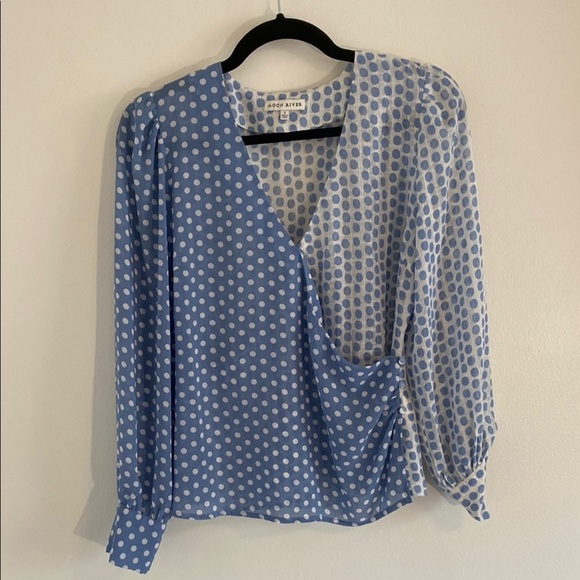 Moon River White and Blue Polka Dot V Neck Blouse Wms Size Small Anthropologie - Picture 1 of 9